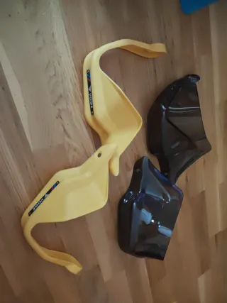 Guardamanos Voge Amarillo