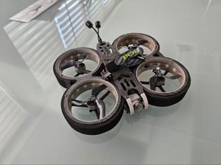 Dron FPV con gafas DJI y control remoto DJI