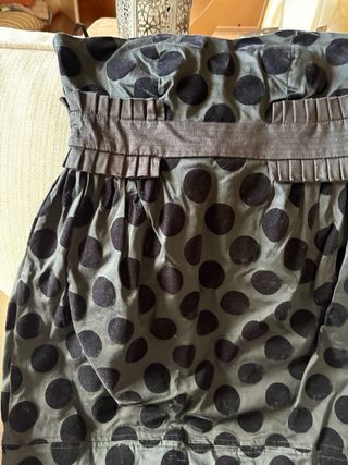 Vestido de fiesta negro con lunares de terciopelo