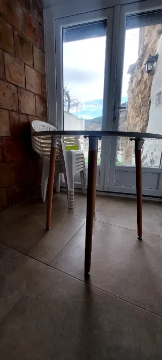 Mesa redonda salón madera blanca 90 cm