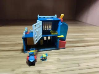 Superzings comisaría y vehículos y figuras