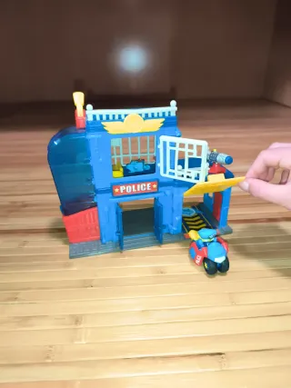 Superzings comisaría y vehículos y figuras