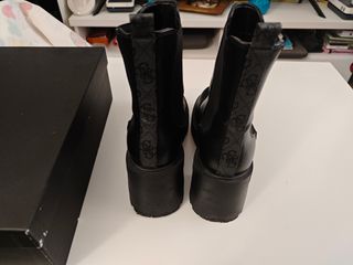 Botines Guess Negros