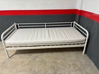 Estructura cama con somier y colchón