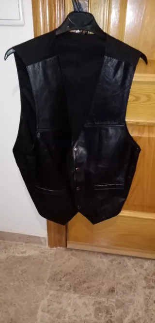 Chaleco de Piel Negro