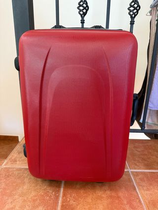 Maleta de viaje roja