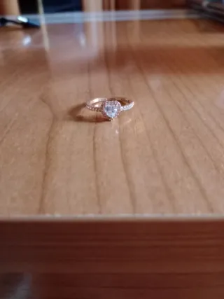 Anillo Corazón Dorado con Circonitas