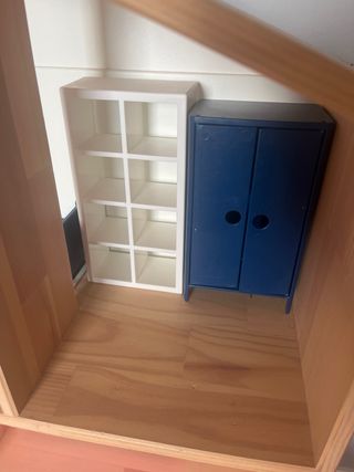 Casa de muñecas de madera IKEA