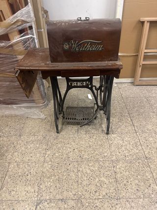 Máquina de coser antigua Wertheim