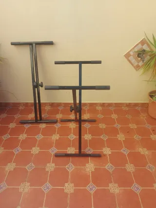 Soporte Tijera Regulable en Altura