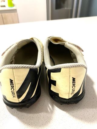 Botas de fútbol Nike niño velcro