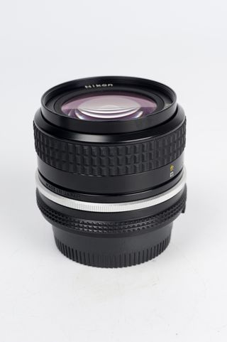 Nikon Nikkor 28mm 1:3.5 Ai Manual Focus