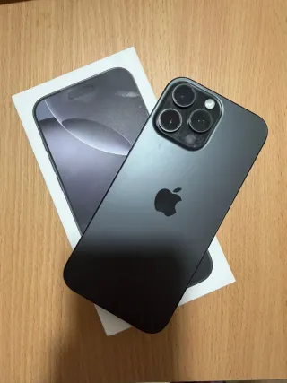 iPhone 16 Pro Max Negro Titanio 256GB 100 bateria