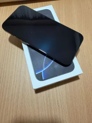 iPhone 16 Pro Max Negro Titanio 256GB 100 bateria