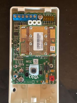 Kit Risco Prosys Plus: 2 Teclados + 5 Volumétricos