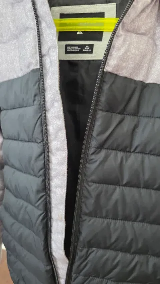 Abrigo Quiksilver niño Talla 12 años