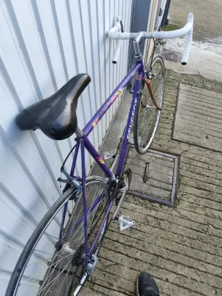 Bicicleta Carretera Peugeot Morada