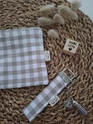 Conjunto neceser y llavero personalizado