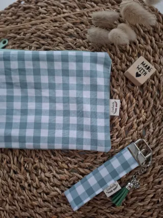 Conjunto neceser y llavero personalizado