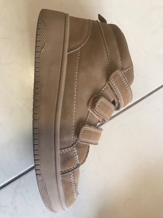 Zapatos niño Primark marrones