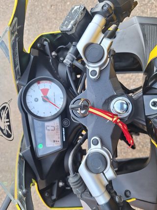 Yamaha YZF R125 Amarilla !!!!NO NEGOCIABLE!!!!!!!!