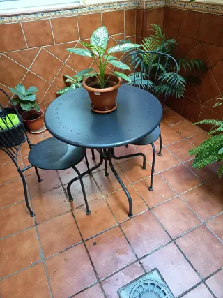 Mesa de jardín negra metálica