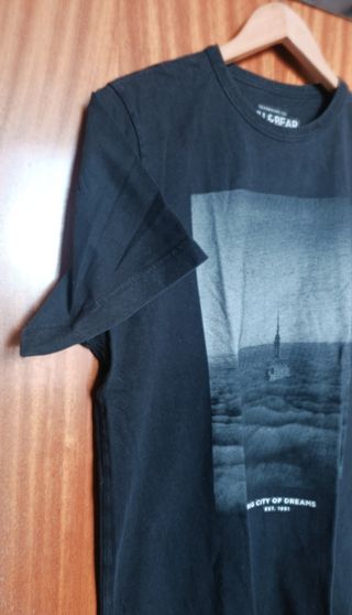 Camiseta Pull&Bear Negra Estampada Talla M