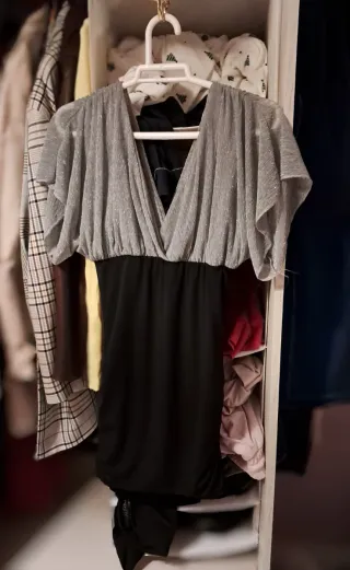 Vestido fiesta plateado y negro