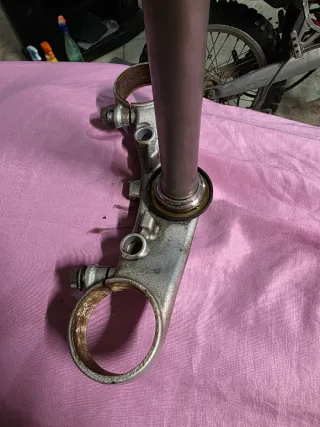 Tija inferior Honda Hornet 600f 2005 o 2006