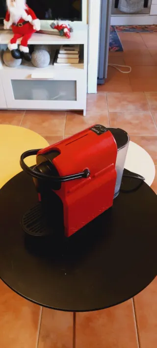 Cafetera Nespresso Dolce Gusto Roja