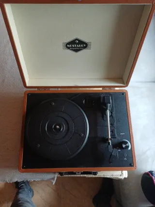 Tocadiscos Nostalgia Marrón y Negro