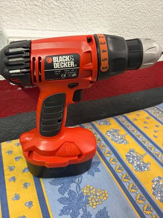 Atornillador Black & Decker 18V CD18C