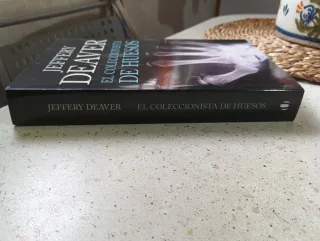 El coleccionista de huesos