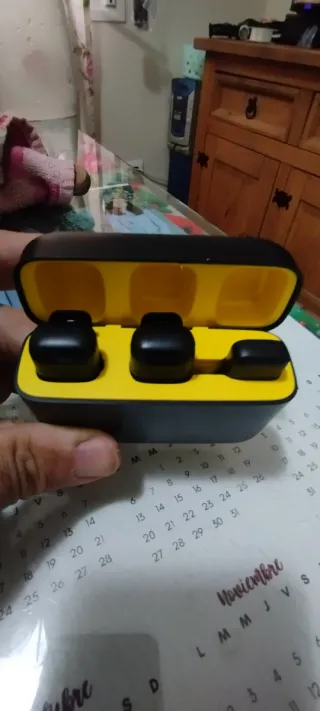 Micrófono y receptor inalámbrico negro