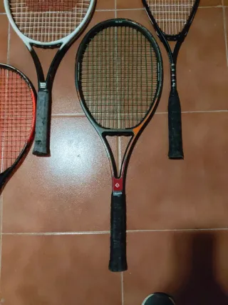 Raquetas de pádel y tenis varias