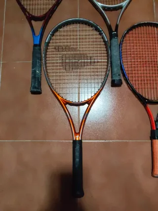 Raquetas de pádel y tenis varias