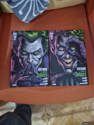 Comic BATMAN TRES JOKERS Tomos 2 y 3