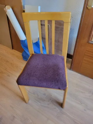 Mesa redonda y 4 sillas. Perfecto estado.