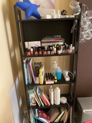 Estantería marron libros