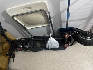 Patinete eléctrico Maike MK11 con casco