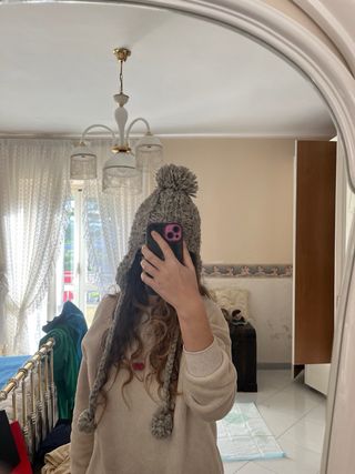 Cappelli invernale con pompon e orecchie