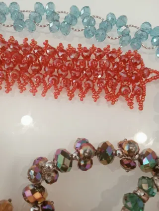 PackBisutería 26 pulseras,39pendientes y 2 anillos