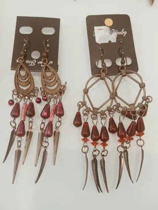 PackBisutería 26 pulseras,39pendientes y 2 anillos