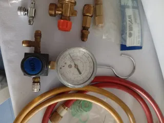 Manómetros de Refrigeración y Válvulas