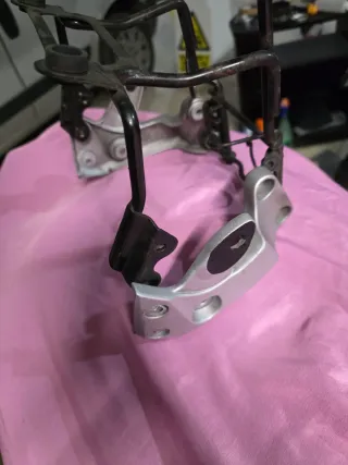 Araña y soporte faro Honda Hornet 600F 2005