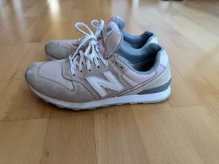 Zapatillas New Balance Beige y Rosa