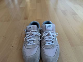Zapatillas New Balance Beige y Rosa