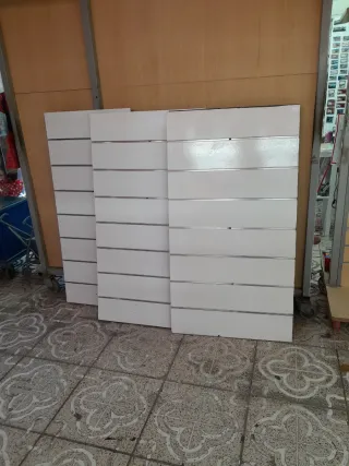 Panel expositor pared