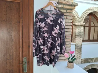 Vestido negro flores rosas manga larga