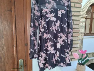Vestido negro flores rosas manga larga